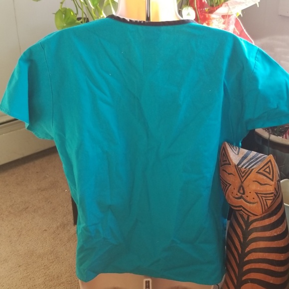 Scrub Top - Picture 2 of 3